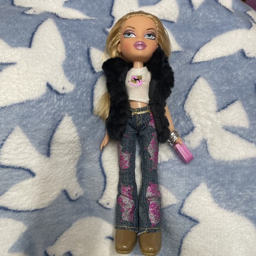Bratz dog walking cloe - walking,