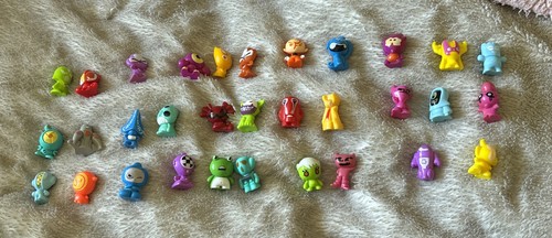 Job lot assorted - 32, gogos