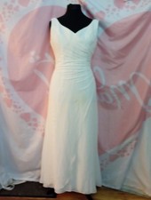 Wedding dress size 16 ivory