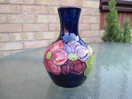 Moorcroft clematis on blue - .,