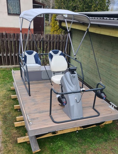 Pontoon boat - pontoon,