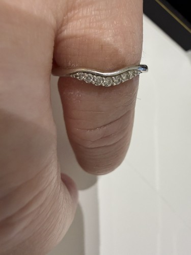 Diamond 9ct 375 - diamond, wishbone