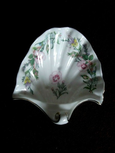 Aynsley shell dish - aynsley, wild