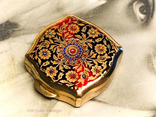 Stratton metallic red - and, gold