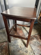 SMALL VINTAGE OAK SIDE TABLE