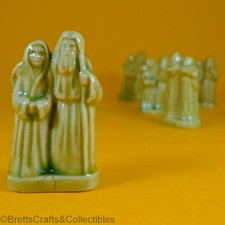 Wade Whimsies (2002/07 Set #5) USA Red Rose Tea - Noah's Ark - Noah and Wife