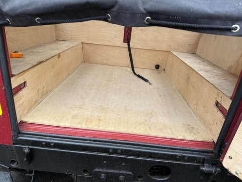 Land rover defender - land,