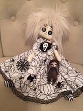 Mandy The 15” Gothic Hand