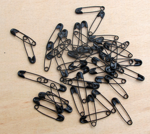 Coloured safety pins 28mm - coloured, pins,