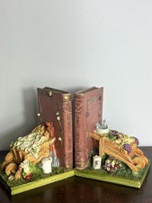 Vintage bookends. Country