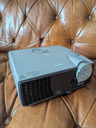 Toshiba tdp s8u portable - toshiba, tdp-s8u