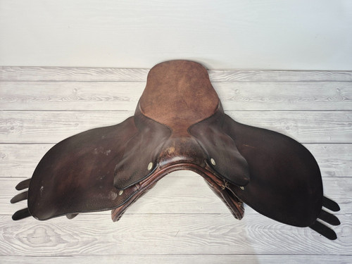 Pony gibson showing saddle - gibson,
