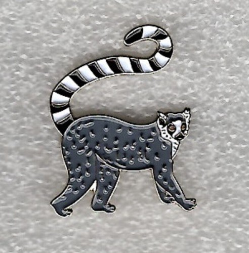 Ring tailed lemur - pin, badge