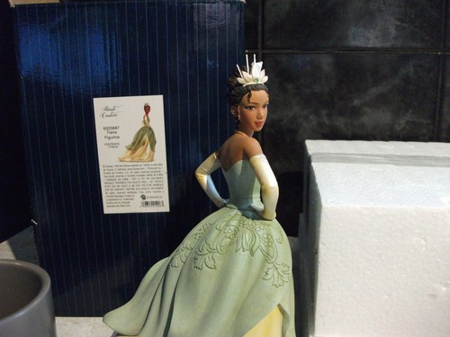 Disney showcase tiana figurine - tiana,