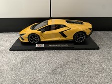 Maisto - 1:18 Scale Diecast