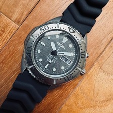 SEIKO 5M63-0B40 Diver's Watch Titanium Gray Dial Tested Excellent Condition