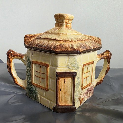 Vintage keele street pottery - street,