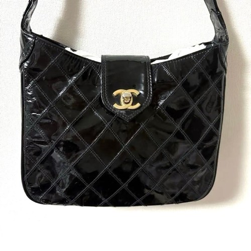 Chanel black patent quilted - black,