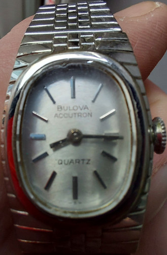 Bulova accutron quartz - accutron,