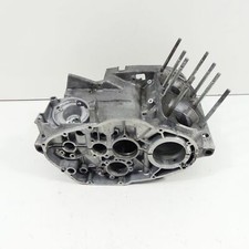 Suzuki GT 250 EZ:78 Engine Housing Motor Casing 38896