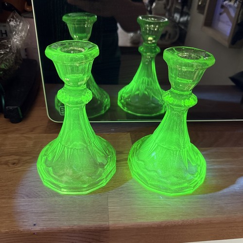 Pair uranium candlesticks - pair,