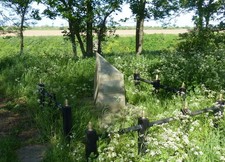 Photo 6x4 Monument to the