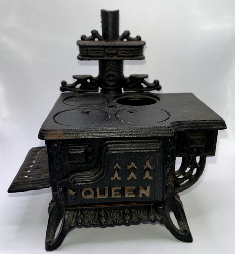Vintage miniature queen - miniature,