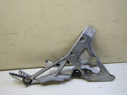 Front right turntable - front, yamaha