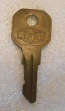 1 Vintage Old Lynor TriMark RV