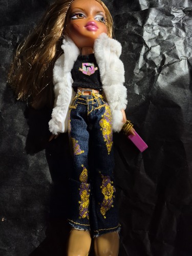 Bratz walking yasmin mga - walking,