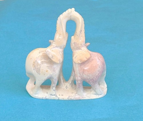 Pair kissing elephants - pair,