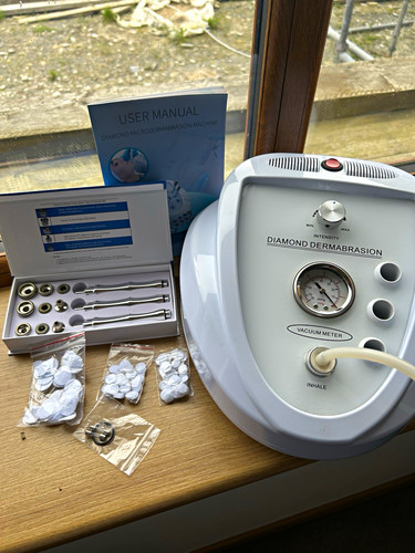 Diamond microdermabrasion - diamond,
