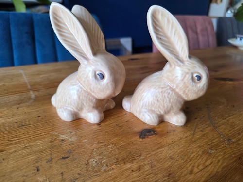 Pair sylvac beige snub nose - of,