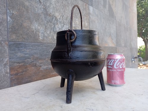 Vintage cast iron cooking - cast,