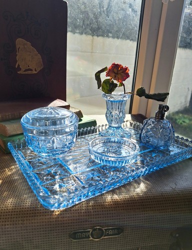 Vintage light blue pressed - light,