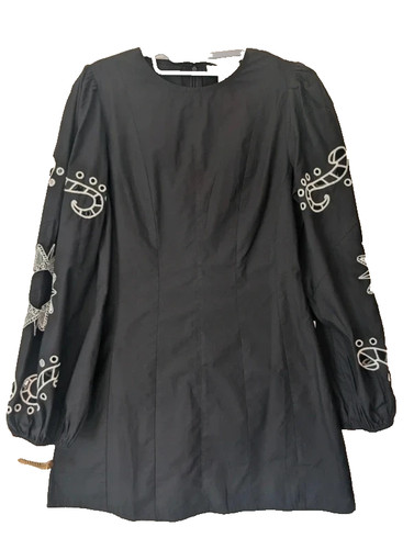 Never fully dressed - never, black