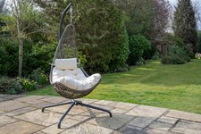 SH&G Hanging Swing Chair |