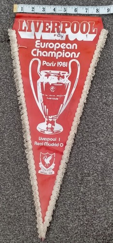 1981 liverpool pennant - ,