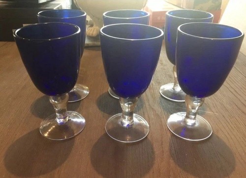 Brand new blue wine glasses - new, x