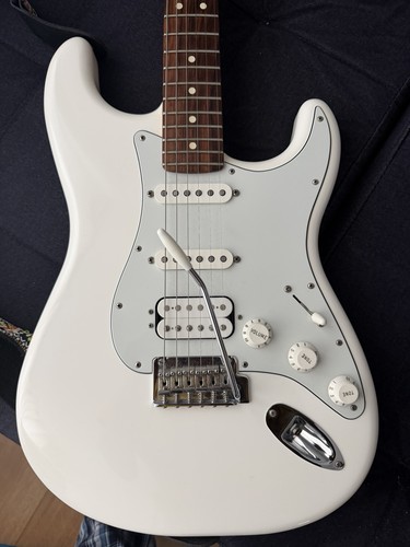 Fender hss stratocaster - fender, white