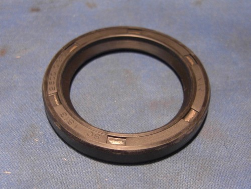Jaguar daimler front hub oil - front,