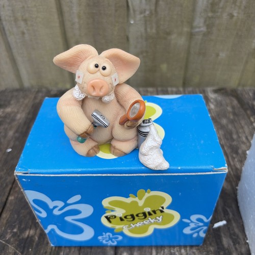 Vintage piggin pigs close - pigs,