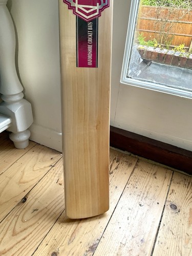 Made cricket bat short - made,
