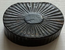 Antique Georgian/Early Victorian Clam Shaped Papier Mache Laquer Snuff Box