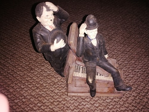 Laurel and hardy - laurel,