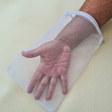 AQUARIUM / POND  FILTER MEDIA NET /MESH  BAGS , NYLON ZIP.  20 cm x 30 cm. U.K. 