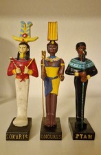 Set of 3 collectible figures -