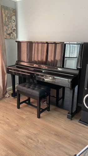 Yamaha upright piano - upright,