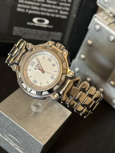 Genuine oakley crankcase watch - genuine,