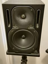 Behringer truth B2030p Speakers